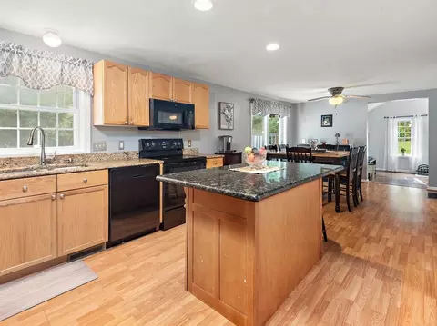 17 Pineview Rd, Dudley, MA 01571 photo 13