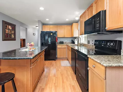 17 Pineview Rd, Dudley, MA 01571 photo 12