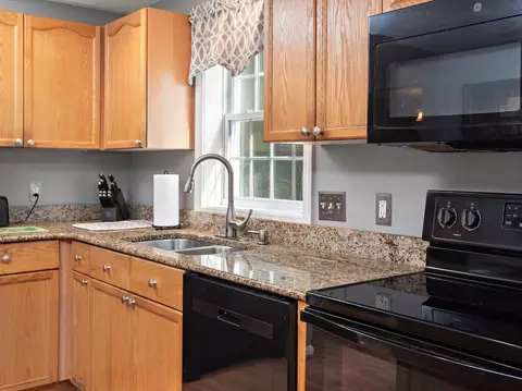 17 Pineview Rd, Dudley, MA 01571 photo 14