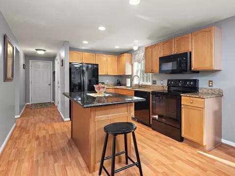 17 Pineview Rd, Dudley, MA 01571 photo 11