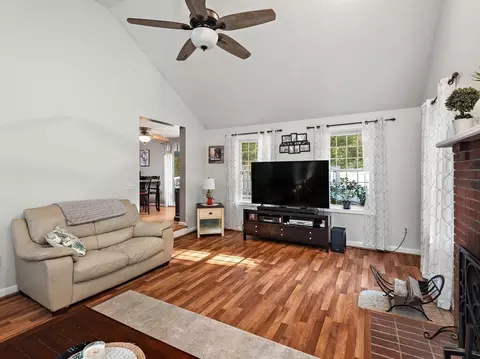 17 Pineview Rd, Dudley, MA 01571 photo 10