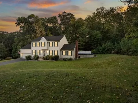 17 Pineview Rd, Dudley, MA 01571 photo 2
