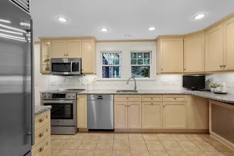 24 Pine St, Dover, MA 02030 photo 13