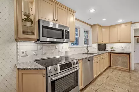 24 Pine St, Dover, MA 02030 photo 12