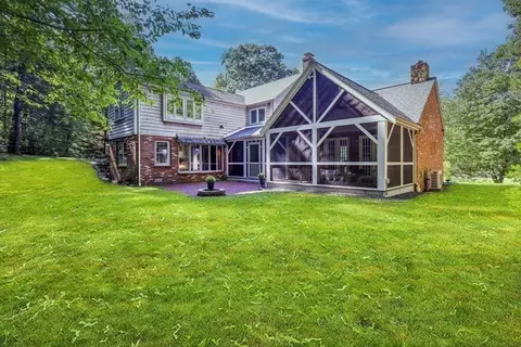 24 Pine St, Dover, MA 02030 photo 3