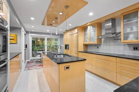 106 Windsor Rd, Needham, MA 02492 photo 3