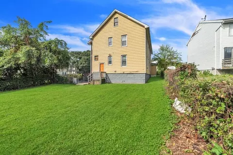 63 Clifton Ave, Springfield, MA 01105 photo 3