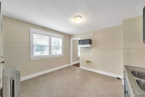 63 Clifton Ave, Springfield, MA 01105 photo 22