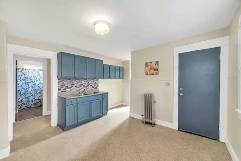 63 Clifton Ave, Springfield, MA 01105 photo 23