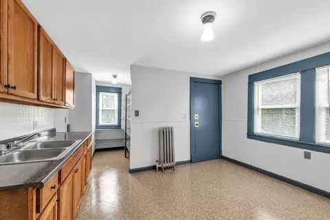 63 Clifton Ave, Springfield, MA 01105 photo 5