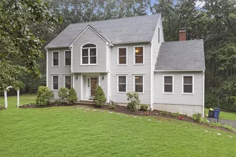 3 Daniels Rd, Medway, MA 02053
