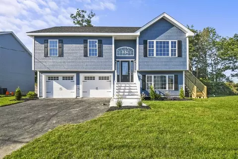 201 Napoleon St, Fall River, MA 02721