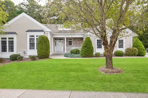 111 High Pine Cir #111, Wilbraham, MA 01095