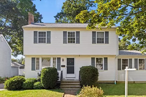 21 Foster Dr, Beverly, MA 01915