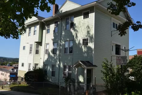5 Earle St, Worcester, MA 01605