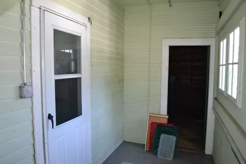 5 Earle St, Worcester, MA 01605 photo 3