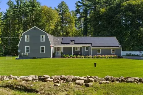 61 Forest St, Upton, MA 01568 photo 2