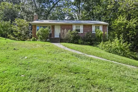 13 Braewood Dr, Haverhill, MA 01835