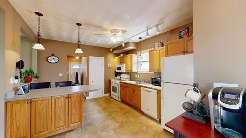 10 Waverly Ave, Everett, MA 02149 photo 18