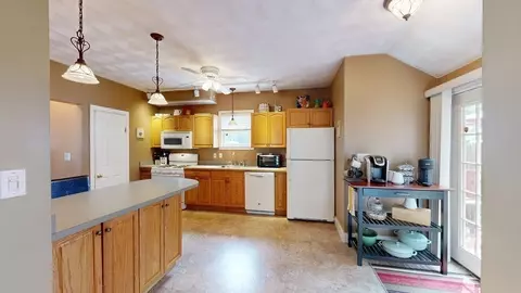 10 Waverly Ave, Everett, MA 02149 photo 15