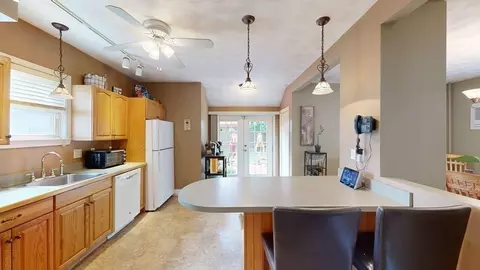 10 Waverly Ave, Everett, MA 02149 photo 14