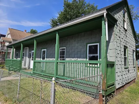 118 Tyler St, Springfield, MA 01109