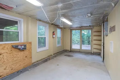 162 Marmon St, Springfield, MA 01129 photo 40