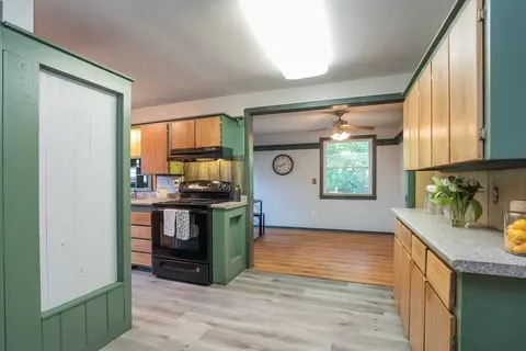 162 Marmon St, Springfield, MA 01129 photo 6