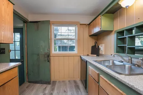 162 Marmon St, Springfield, MA 01129 photo 10