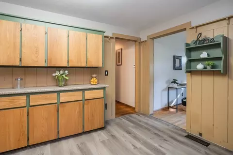 162 Marmon St, Springfield, MA 01129 photo 9