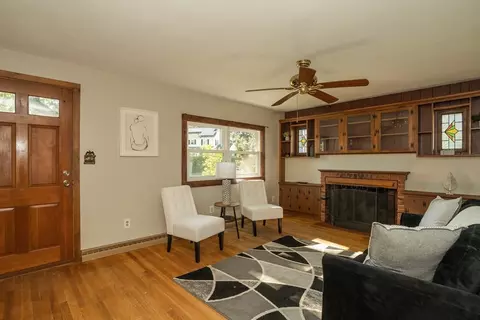 162 Marmon St, Springfield, MA 01129 photo 5