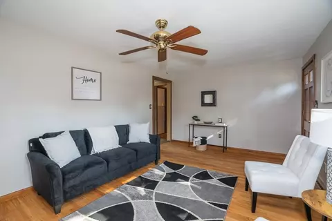 162 Marmon St, Springfield, MA 01129 photo 2