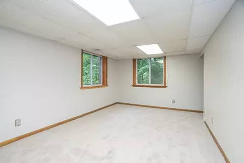 162 Marmon St, Springfield, MA 01129 photo 32