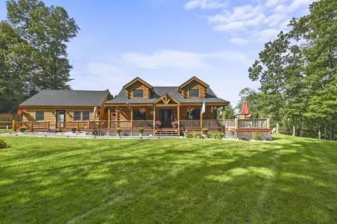 15 Pondview Ter, Dudley, MA 01571