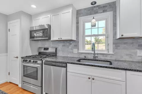 83 Moss Rd, Springfield, MA 01119 photo 6