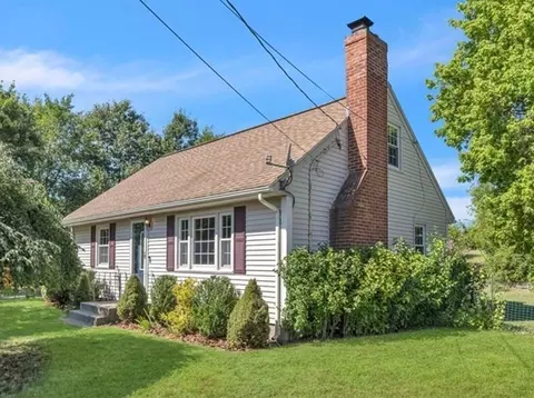 83 Moss Rd, Springfield, MA 01119 photo 2