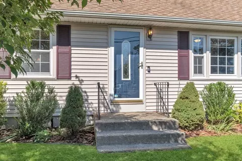 83 Moss Rd, Springfield, MA 01119