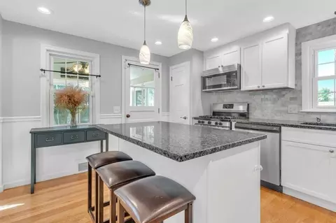 83 Moss Rd, Springfield, MA 01119 photo 8