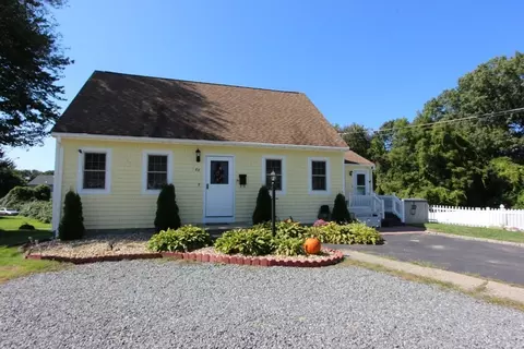88 Meadowview Dr, Lowell, MA 01854