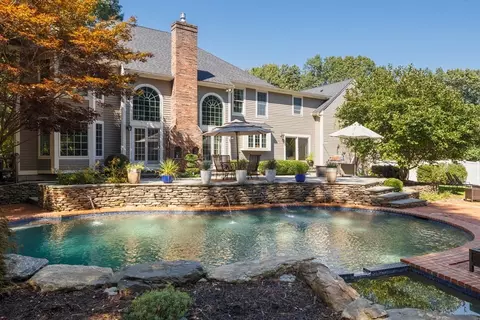 29 Anne Rd, North Andover, MA 01845