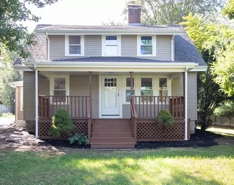 829 Middleboro Ave, Taunton, MA 02718