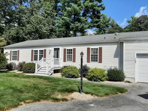 703 Oak Point Dr, Middleboro, MA 02346