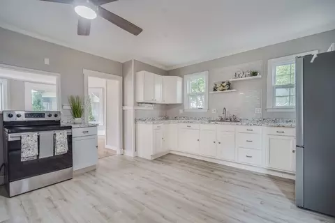 252 Bay St, Springfield, MA 01109 photo 4