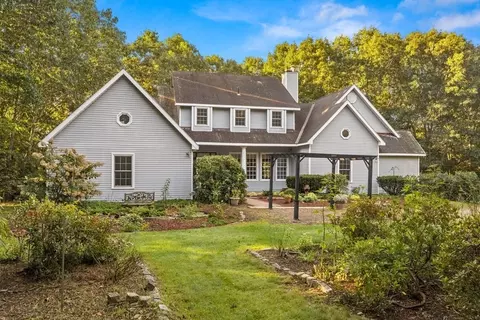 430 Middle St, West Newbury, MA 01985