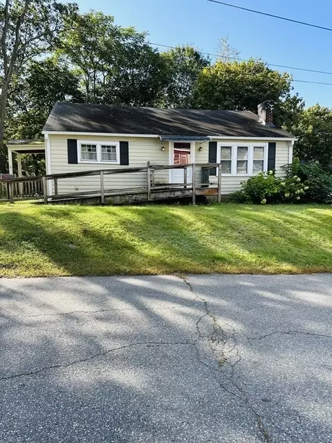 29 Pierce St, Athol, MA 01331 photo 2