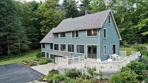 465 N Loomis St, Southwick, MA 01077