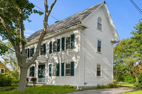 30 Southern Ave, Essex, MA 01929