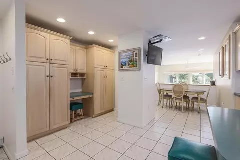 25 Sherbrook Ave, Worcester, MA 01604 photo 17