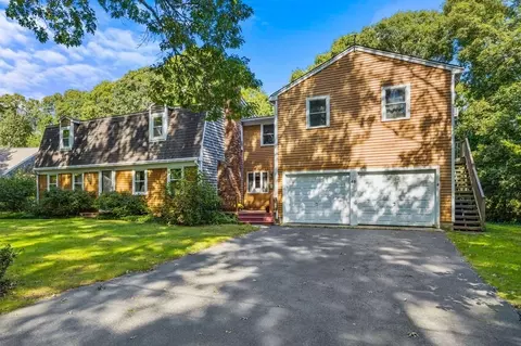 45 Coleridge Dr, Falmouth, MA 02540