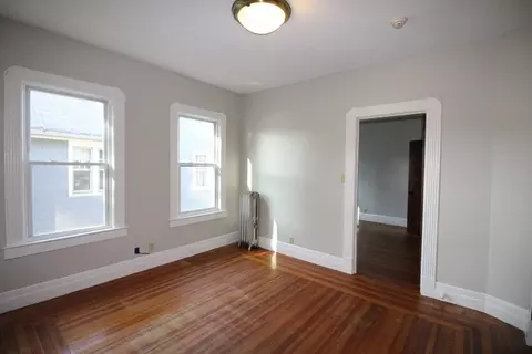 524 Armory St, Springfield, MA 01104 photo 9